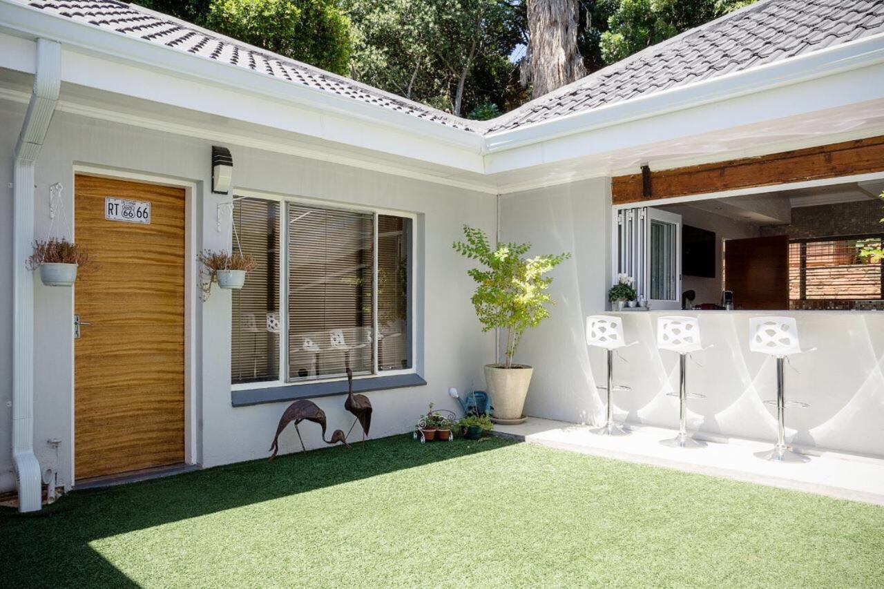 Luxury Upmarket Guesthouse 20 On 4Th Rustenburg Exterior foto